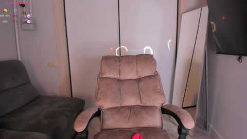 Helen online show from October 6, 4:48 pm