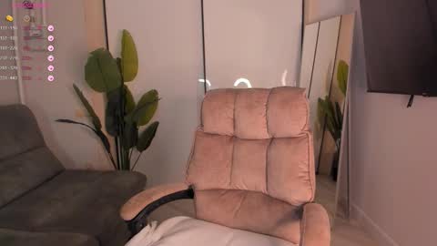 Helen online show from October 18, 3:46 pm