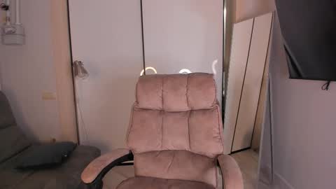 Helen online show from November 21, 3:54 pm