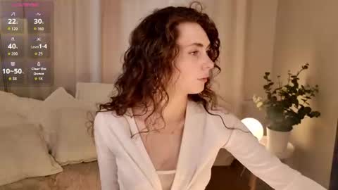 Snapshot of helenblash chatting on August 2, 12:58 pm Scarlet online show from August 2, 12:58 pm