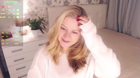 Snapshot of helenbonham chatting on December 18, 3:47 am Helena Bonham online show from December 18, 3:47 am