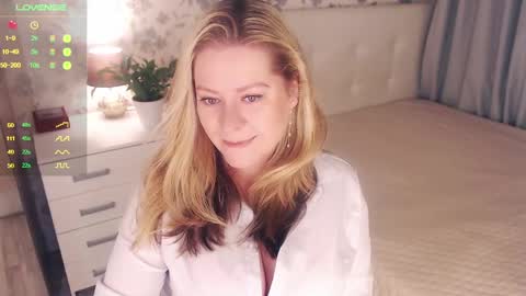 Snapshot of helenbonham chatting on December 19, 3:51 am Helena Bonham online show from December 19, 3:51 am