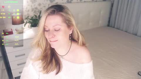 Snapshot of helenbonham chatting on January 9, 6:48 am Helena Bonham online show from January 9, 6:48 am