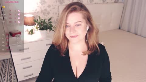 Snapshot of helenbonham chatting on October 19, 4:57 am Helena Bonham online show from October 19, 4:57 am