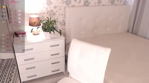 Snapshot of helenbonham chatting on October 22, 10:59 am Helena Bonham online show from October 22, 10:59 am