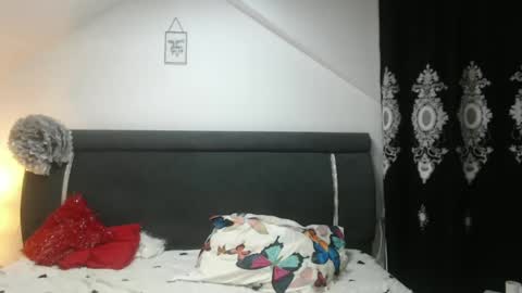 helenhot1989 online show from March 6, 7:47 am