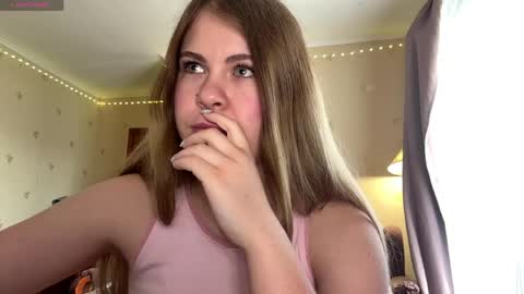 Chloe online show from May 12, 6:32 am