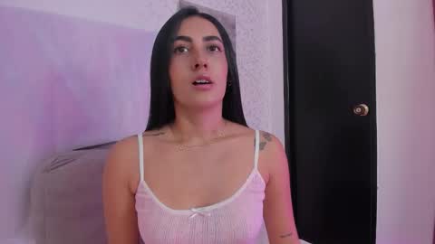 Snapshot of helenn_monroy1 chatting on November 1, 7:05 pm online show from November 1, 7:05 pm