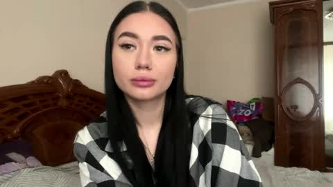 lilian online show from April 7, 3:18 am