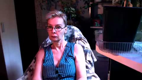 Snapshot of helgahimmele chatting on June 12, 2:16 pm Helga online show from June 12, 2:16 pm