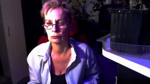 Snapshot of helgahimmele chatting on June 15, 8:33 pm Helga online show from June 15, 8:33 pm
