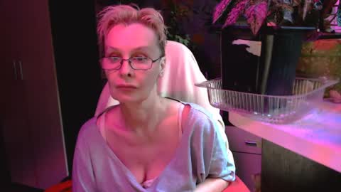 Snapshot of helgahimmele chatting on June 30, 5:25 pm Helga online show from June 30, 5:25 pm