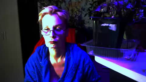 Snapshot of helgahimmele chatting on July 4, 7:53 pm Helga online show from July 4, 7:53 pm
