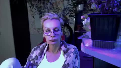 Snapshot of helgahimmele chatting on July 16, 6:03 pm Helga online show from July 16, 6:03 pm