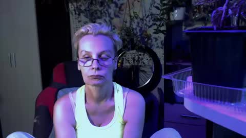 Snapshot of helgahimmele chatting on July 17, 6:02 pm Helga online show from July 17, 6:02 pm