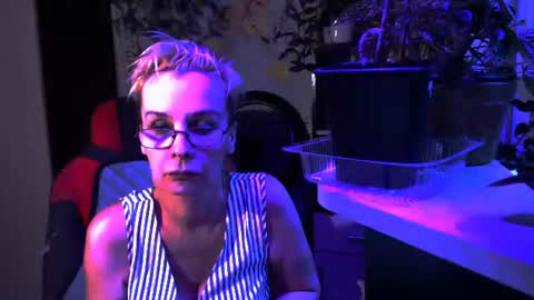 Snapshot of helgahimmele chatting on July 18, 6:01 pm Helga online show from July 18, 6:01 pm