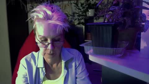 Snapshot of helgahimmele chatting on July 28, 9:03 pm Helga online show from July 28, 9:03 pm