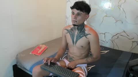 Snapshot of helian_06 chatting on July 1, 1:29 am helian_06 online show from July 1, 1:29 am