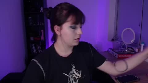 Snapshot of hell_dancer_ chatting on November 11, 3:28 am Lexa online show from November 11, 3:28 am