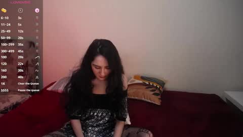 Snapshot of hella_helen chatting on May 6, 3:50 pm Helen online show from May 6, 3:50 pm