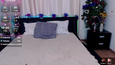 Snapshot of hellajene chatting on December 27, 10:48 pm Hella online show from December 27, 10:48 pm
