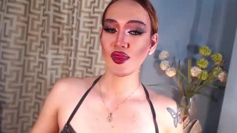 hellatarahathor online show from March 29, 1:11 pm