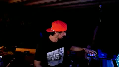 Snapshot of helldiver1990 chatting on December 20, 10:11 am helldiver1990 online show from December 20, 10:11 am