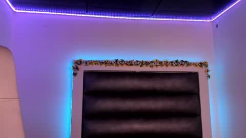 hellen__smith_ online show from June 27, 9:09 pm