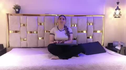 Hellen.  online show from March 25, 11:49 am