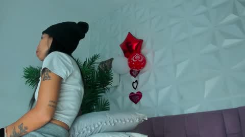 hellen     online show from February 17, 7:09 pm