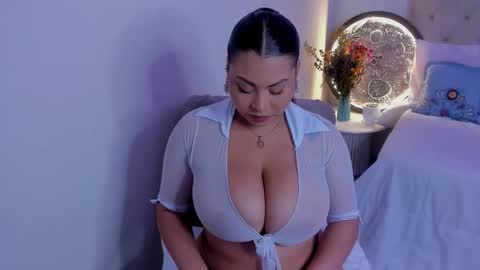 hellenamazing online show from December 17, 3:01 am