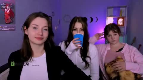 Helli online show from December 18, 8:26 pm