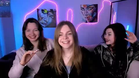 Helli online show from February 2, 8:18 pm