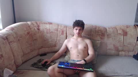 Snapshot of hellish_sugar chatting on January 29, 7:36 am Remy online show from January 29, 7:36 am