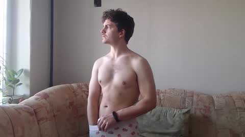 Snapshot of hellish_sugar chatting on February 22, 7:23 am Remy online show from February 22, 7:23 am