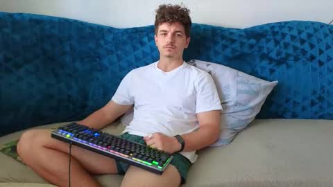 Snapshot of hellish_sugar chatting on September 11, 7:08 am Remy online show from September 11, 7:08 am