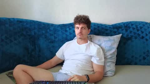 Snapshot of hellish_sugar chatting on September 12, 7:30 am Remy online show from September 12, 7:30 am