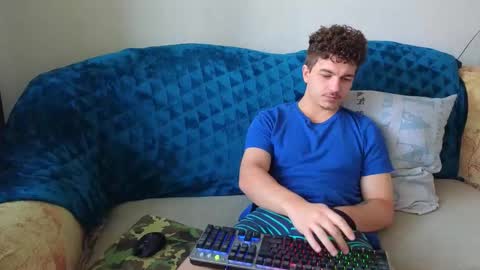 Snapshot of hellish_sugar chatting on September 27, 7:24 am Remy online show from September 27, 7:24 am