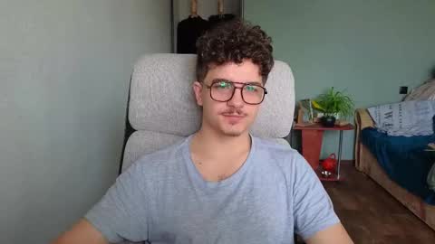 Snapshot of hellish_sugar chatting on November 14, 8:57 am Remy online show from November 14, 8:57 am