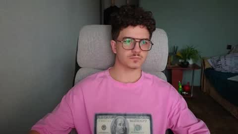 Snapshot of hellish_sugar chatting on November 16, 12:44 pm Remy online show from November 16, 12:44 pm