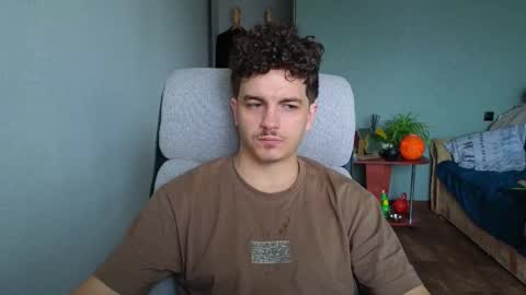 Snapshot of hellish_sugar chatting on November 17, 9:26 am Remy online show from November 17, 9:26 am