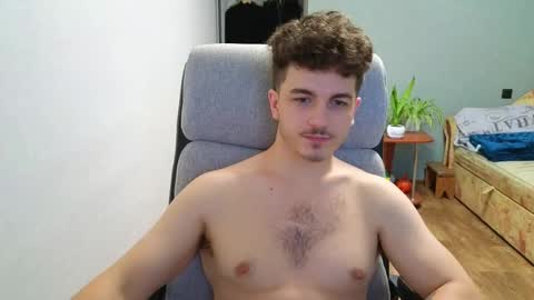 Snapshot of hellish_sugar chatting on December 4, 12:58 pm Remy online show from December 4, 12:58 pm