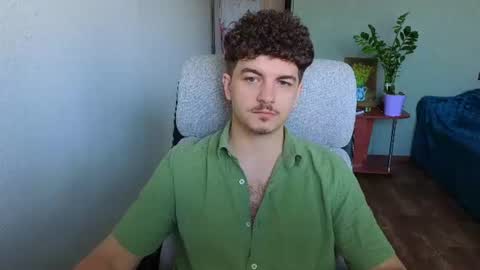 Snapshot of hellish_sugar chatting on June 8, 4:46 am Remy online show from June 8, 4:46 am