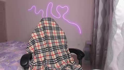 Lisa online show from April 15, 6:04 pm