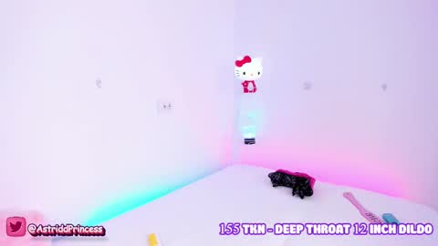 helloiamastrid online show from February 12, 7:13 pm