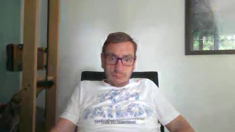 Snapshot of helloitsme7791 chatting on June 29, 8:53 am helloitsme7791 online show from June 29, 8:53 am