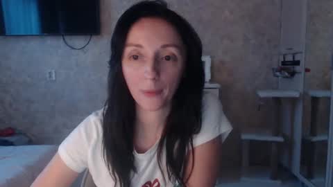 Snapshot of hellokittykaty chatting on February 4, 6:25 am Victory online show from February 4, 6:25 am