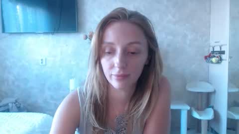 Snapshot of hellokittykaty chatting on September 12, 6:35 am Victory online show from September 12, 6:35 am