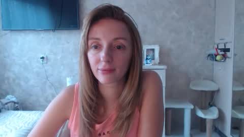 Snapshot of hellokittykaty chatting on October 6, 6:11 am Victory online show from October 6, 6:11 am