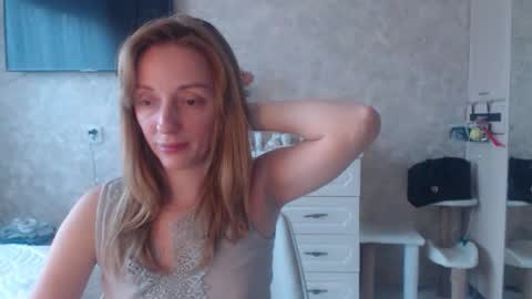 Snapshot of hellokittykaty chatting on October 16, 6:25 am Victory online show from October 16, 6:25 am